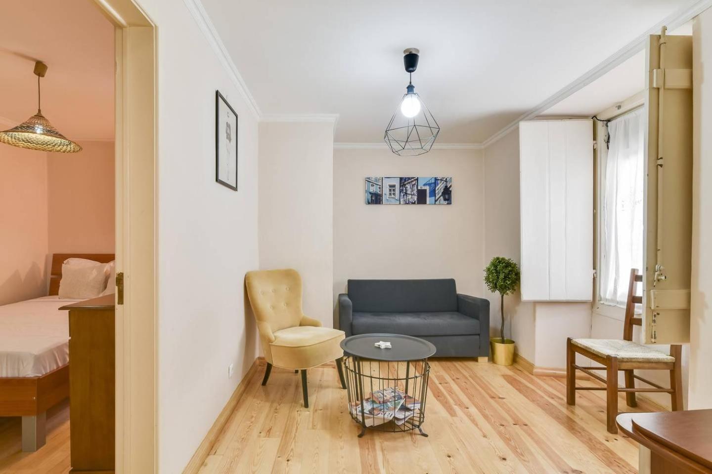 Portuguese Design 1 Bedroom In The Heart Of * Lisboa