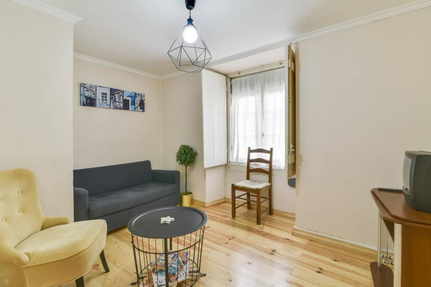 Portuguese Design 1 Bedroom In The Heart Of * Lisboa